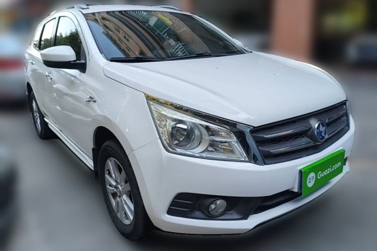 Used Venucia T70 2015 2.0L CVT Smart Choice Edition Front Right 45 Deg