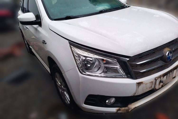 Used Venucia T70 2015 2.0L CVT Smart Choice Edition Front Right 45 Deg