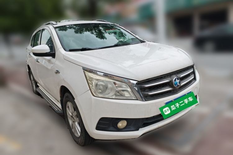 Used Venucia T70 2015 2.0L CVT Smart Choice Edition Front Right 45 Deg