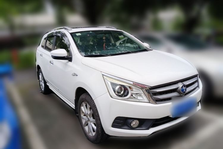 Used Venucia T70 2015 2.0L CVT Smart Edition Front Right 45 Deg