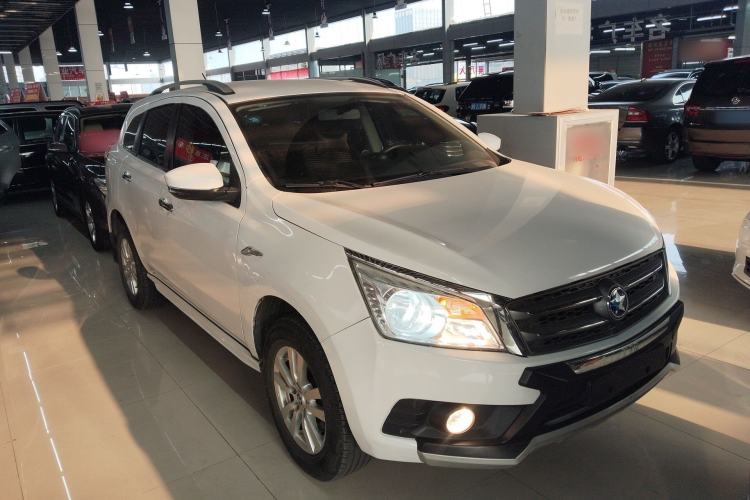 Used Venucia T70 2015 2.0L CVT Smart Choice Edition Front Right 45 Deg