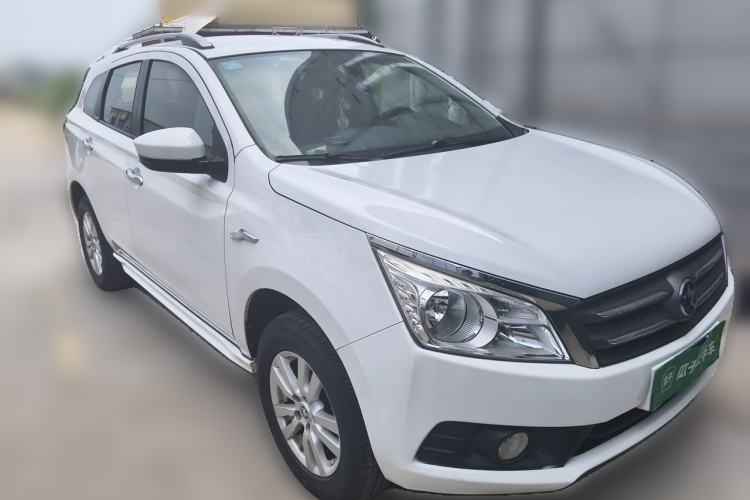 Used Venucia T70 2015 2.0L CVT Smart Choice Edition Front Right 45 Deg