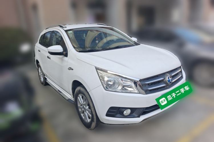Used Venucia T70 2015 2.0L Manual RuiQu Version Front Right 45 Deg