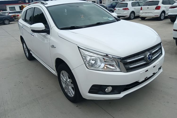 Used Venucia T70 2015 2.0L CVT Smart Choice Edition Front Right 45 Deg