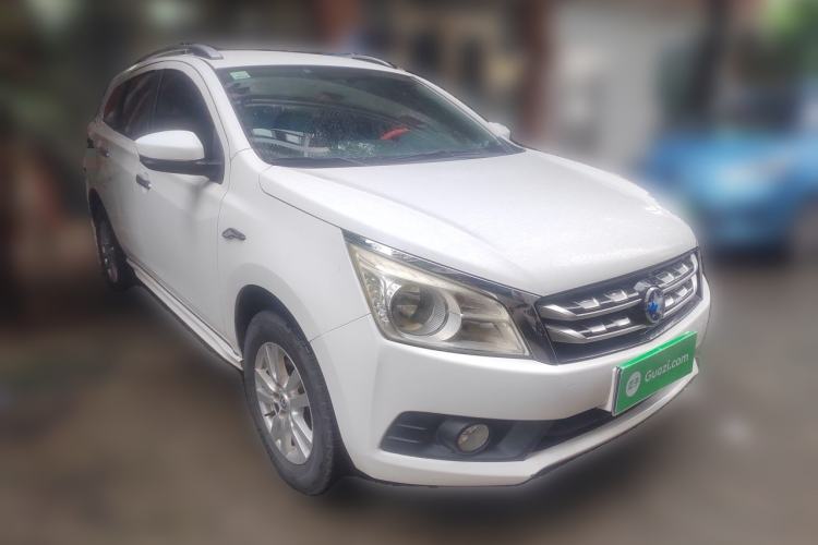 Used Venucia T70 2015 2.0L CVT Smart Choice Edition Front Right 45 Deg