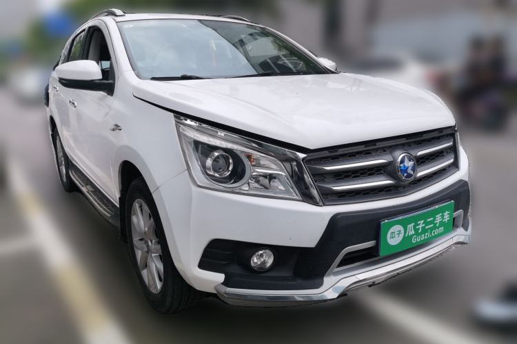 Used Venucia T70 2015 2.0L Manual RuiXiang Edition Front Right 45 Deg
