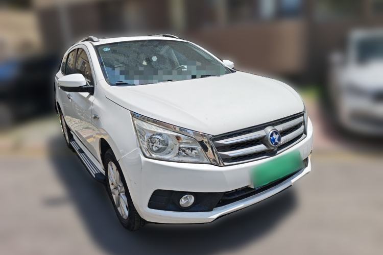Used Venucia T70 2015 2.0L CVT Smart Edition Front Right 45 Deg