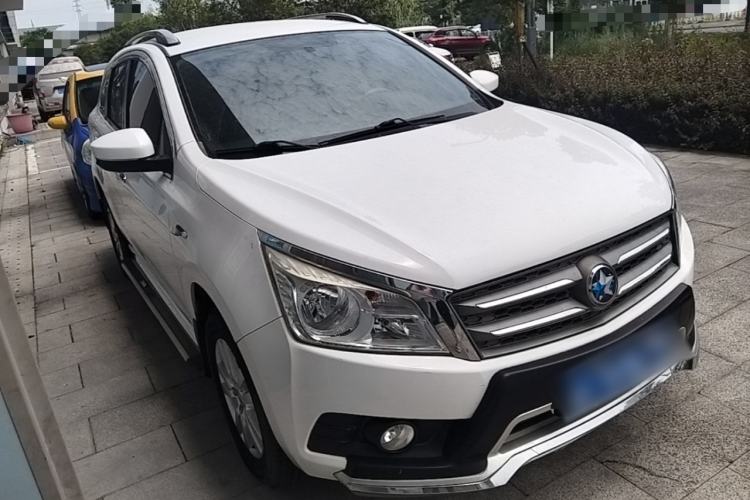 Used Venucia T70 2015 2.0L Manual RuiQu Version Front Right 45 Deg