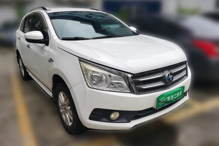 Used Venucia T70 2015 2.0L CVT Smart Choice Edition Front Right 45 Deg