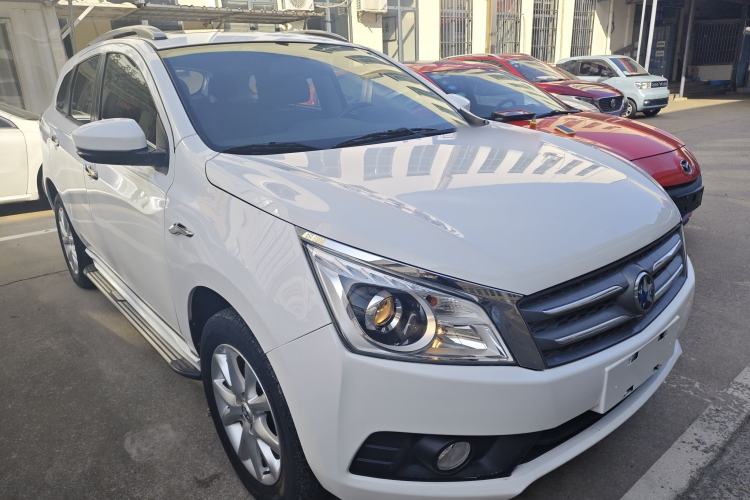 Used Venucia T70 2015 2.0L CVT Smart Edition Front Right 45 Deg
