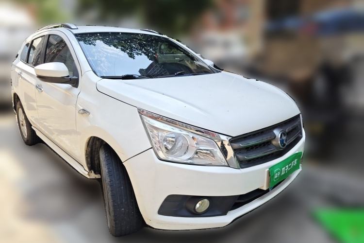 Used Venucia T70 2015 2.0L CVT Smart Choice Edition Front Right 45 Deg