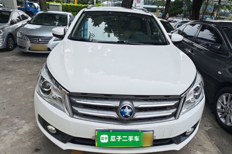 Used Venucia T70 2015 2.0L CVT Smart Edition Front