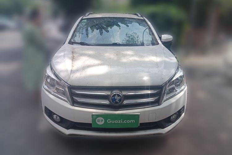 Used Venucia T70 2015 2.0L CVT Smart Choice Edition Front