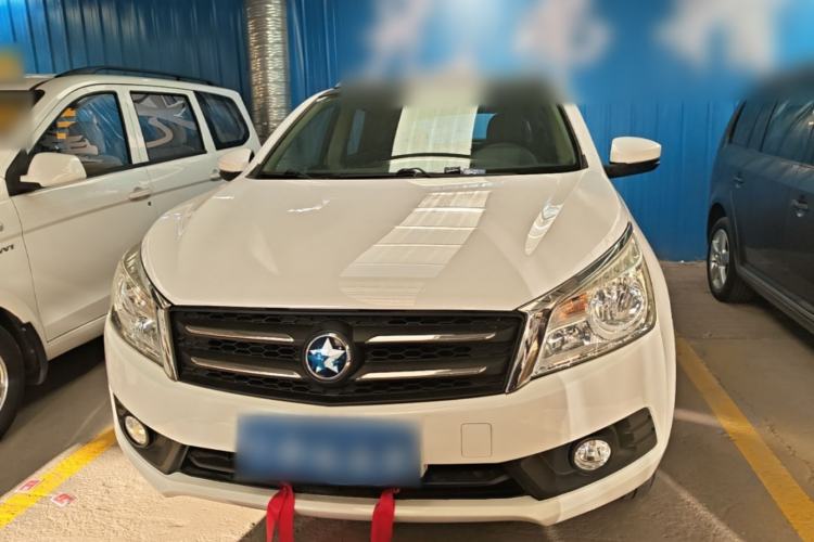 Used Venucia T70 2015 2.0L CVT Smart Choice Edition Front