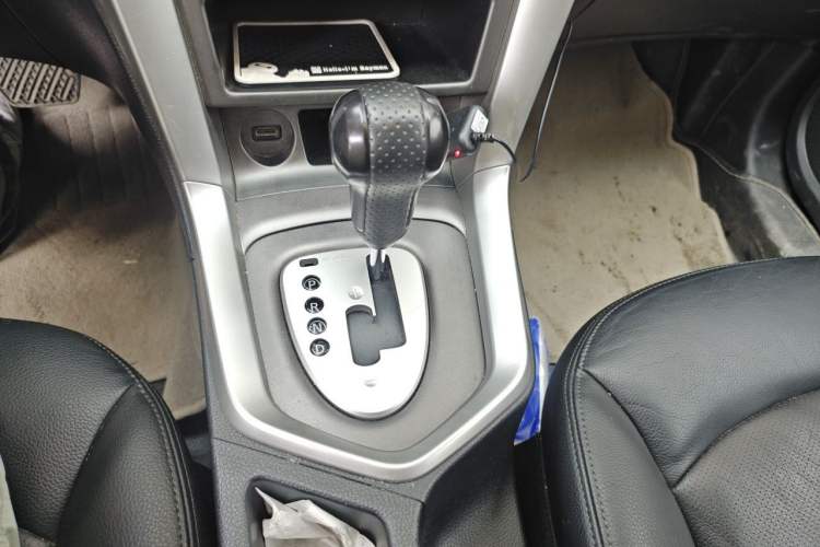 Used Venucia T70 2015 2.0L CVT Smart Edition Gear Lever