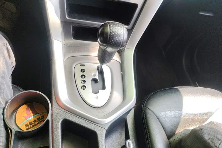 Used Venucia T70 2015 2.0L CVT Smart Choice Edition Gear Lever