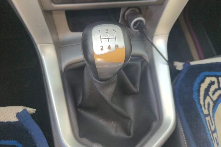 Used Venucia T70 2015 1.6L Manual Ruixing Edition Gear Lever