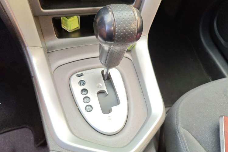 Used Venucia T70 2015 2.0L CVT Smart Choice Edition Gear Lever