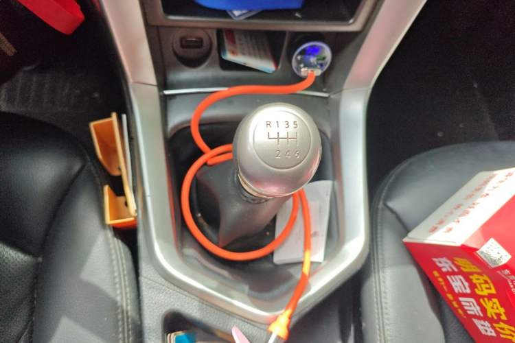 Used Venucia T70 2015 2.0L Manual RuiXiang Edition Gear Lever