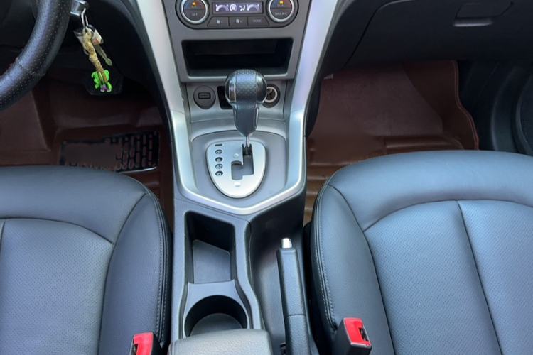 Used Venucia T70 2015 2.0L CVT Smart Edition Gear Lever