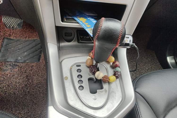 Used Venucia T70 2015 2.0L CVT Smart Edition Gear Lever