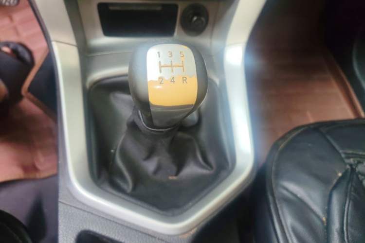 Used Venucia T70 2015 1.6L Manual Ruixing Edition Gear Lever