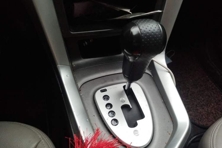 Used Venucia T70 2015 2.0L CVT Smart Choice Edition Gear Lever