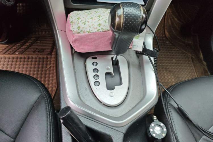 Used Venucia T70 2015 2.0L CVT Smart Choice Edition Gear Lever