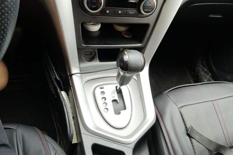 Used Venucia T70 2015 2.0L CVT Smart Edition Gear Lever