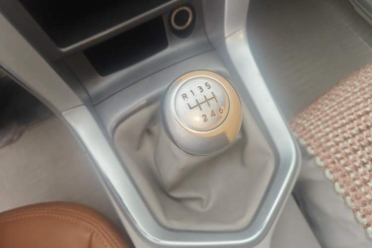Used Venucia T70 2015 2.0L Manual RuiQu Version Gear Lever
