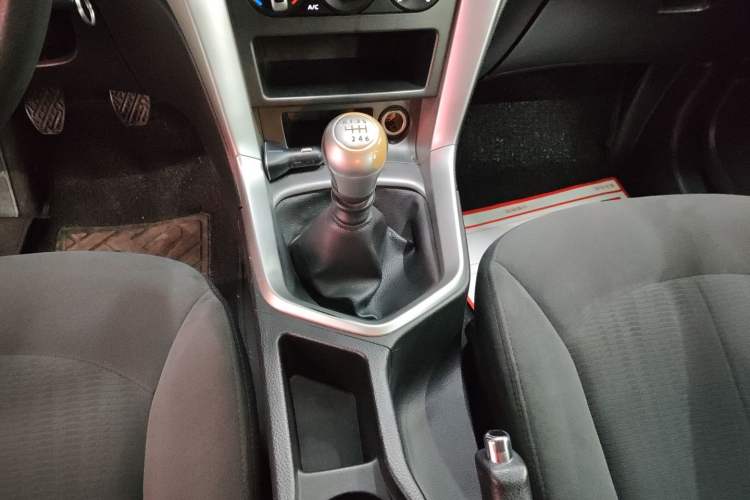 Used Venucia T70 2015 2.0L Manual RuiQu Version Gear Lever
