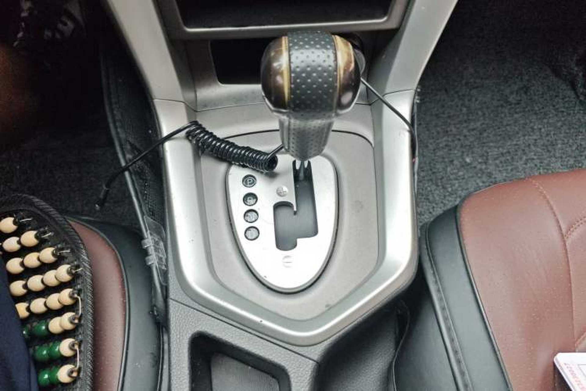 Used Venucia T70 2015 2.0L CVT Smart Choice Edition Gear Lever