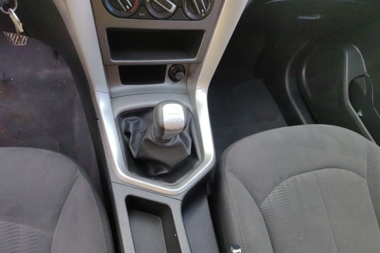 Used Venucia T70 2015 1.6L Manual Ruixing Edition Gear Lever