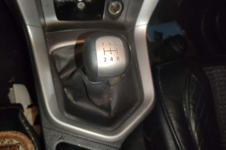 Used Venucia T70 2015 1.6L Manual Ruixing Edition Gear Lever