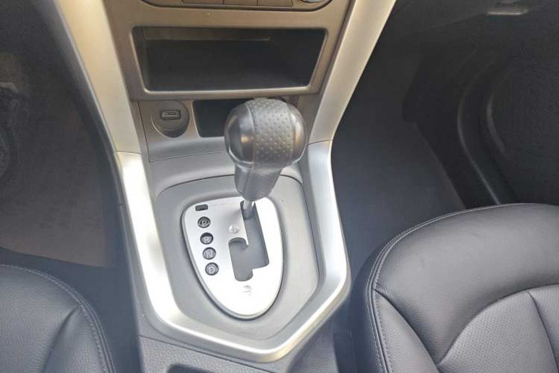 Used Venucia T70 2015 2.0L CVT Smart Edition Gear Lever