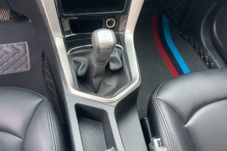 Used Venucia T70 2015 1.6L Manual Ruixing Edition Gear Lever