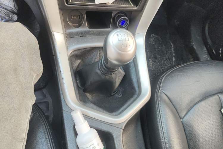 Used Venucia T70 2015 2.0L Manual RuiXiang Edition Gear Lever