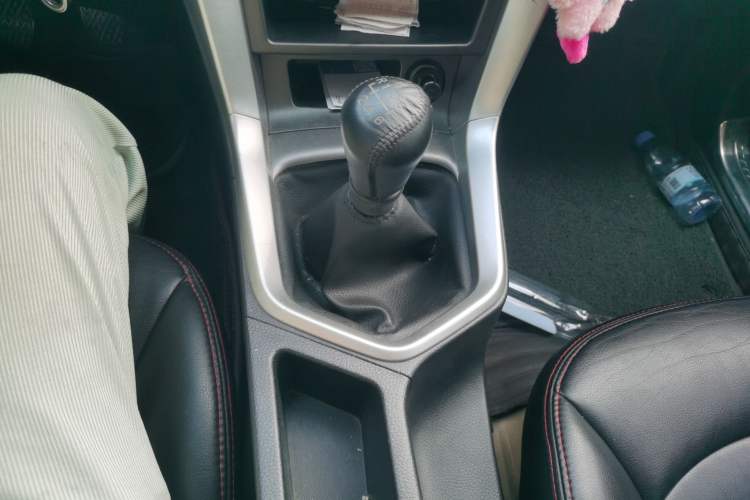 Used Venucia T70 2015 2.0L Manual RuiQu Version Gear Lever