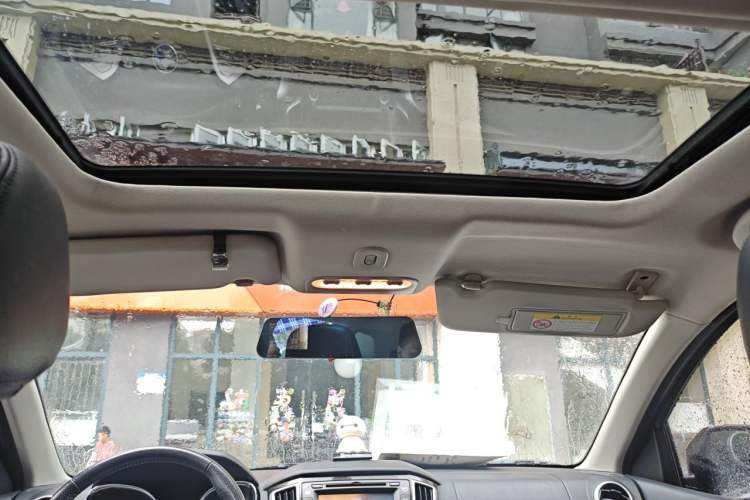 Used Venucia T70 2015 2.0L CVT Smart Edition Headliner