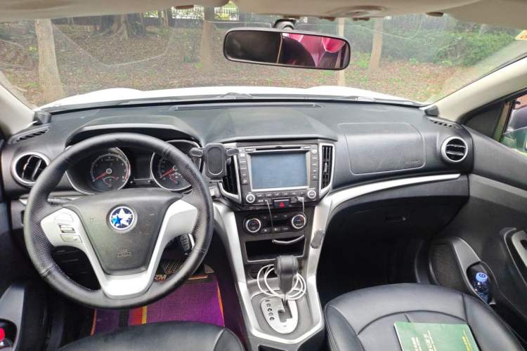 Used Venucia T70 2015 2.0L CVT Smart Edition Headliner
