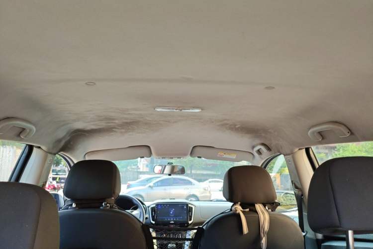 Used Venucia T70 2015 2.0L CVT Smart Choice Edition Headliner