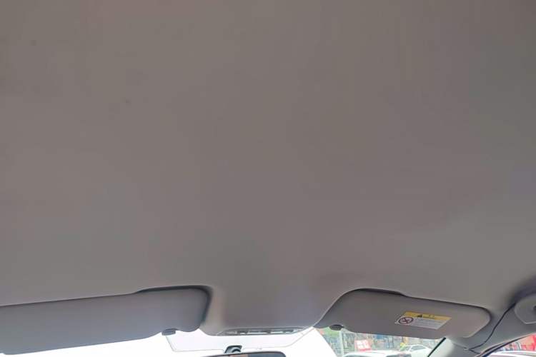 Used Venucia T70 2015 2.0L CVT Smart Choice Edition Headliner