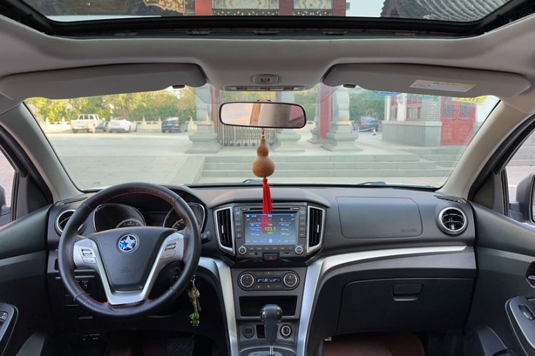 Used Venucia T70 2015 2.0L CVT Smart Edition Headliner