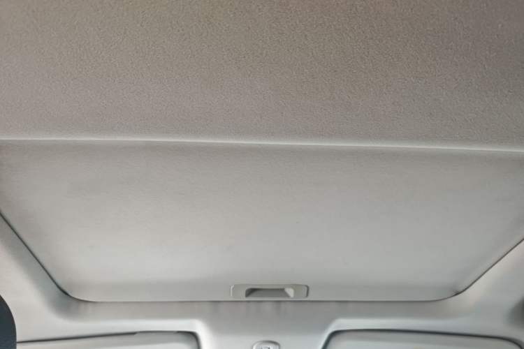 Used Venucia T70 2015 2.0L CVT Smart Edition Headliner