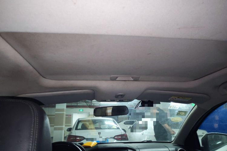 Used Venucia T70 2015 2.0L CVT Smart Edition Headliner