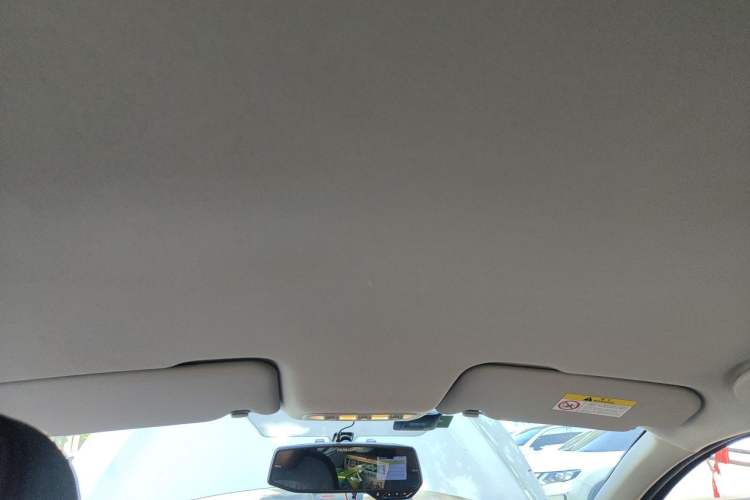 Used Venucia T70 2015 2.0L CVT Smart Choice Edition Headliner