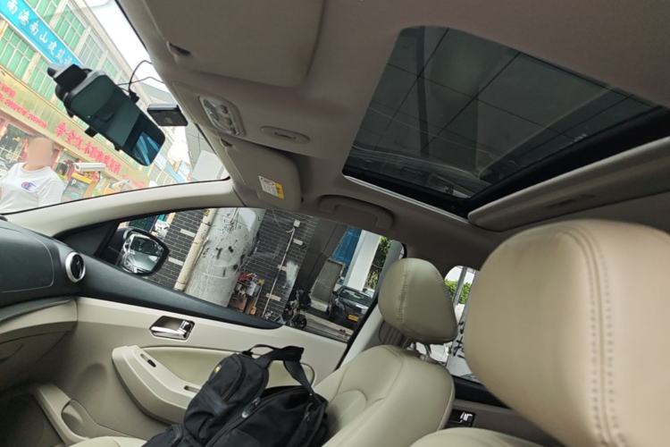 Used Venucia T70 2015 2.0L CVT Smart Edition Headliner