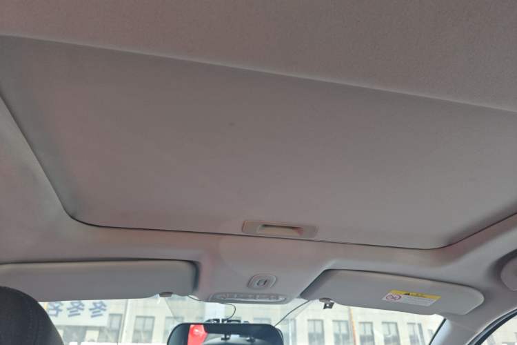 Used Venucia T70 2015 2.0L CVT Smart Edition Headliner