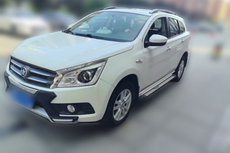 Używany Venucia T70 2015 2.0L CVT Smart Edition Guazi used car, China used car export, Used car for sale, Used cars, Cheapest cars for sale