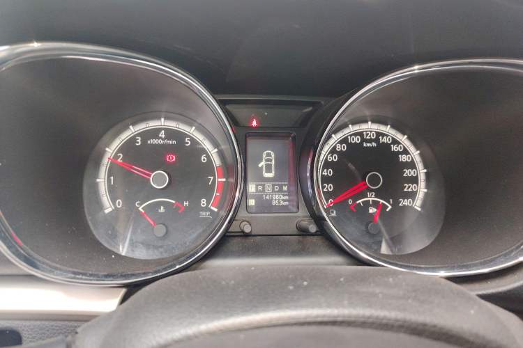 Used Venucia T70 2015 2.0L CVT Smart Edition Instrument Cluster